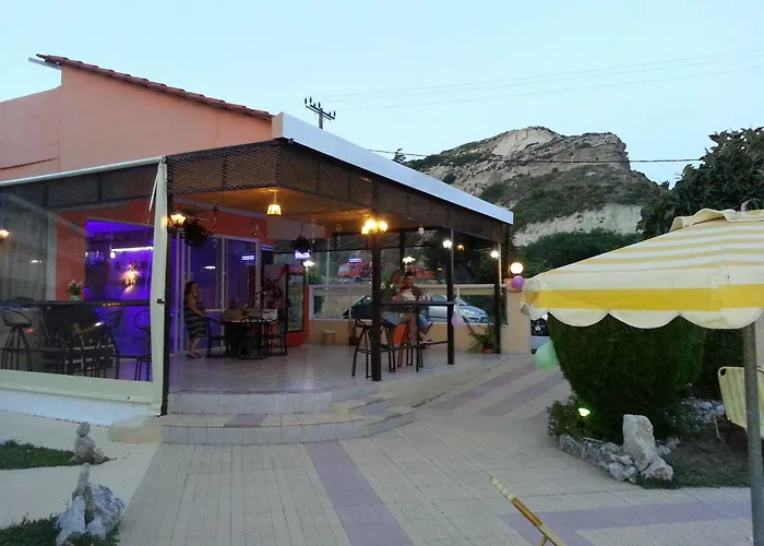 马罗拉公寓酒店