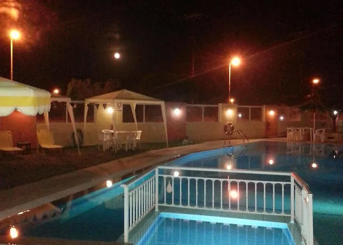 马罗拉公寓酒店