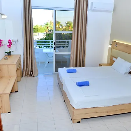 Aparthotel Maroula