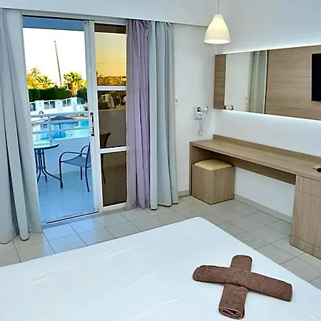 Maroula 4*