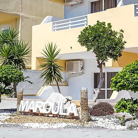 Ξενοδοχείο με διαμερίσματα Maroula
