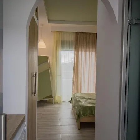 Maroula Φαληράκι
