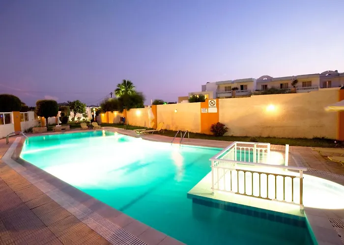 Aparthotel Maroula 4*