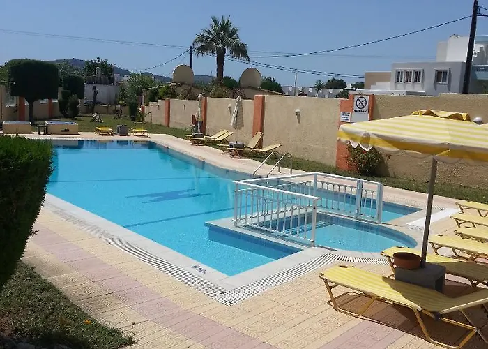 Aparthotel Maroula 4*