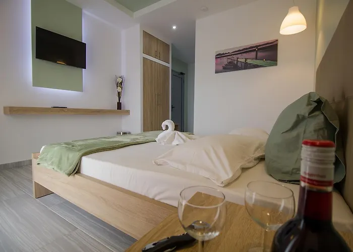 Aparthotel Maroula 4*