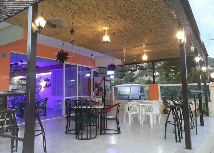 Maroula アパートホテル ファリラキ