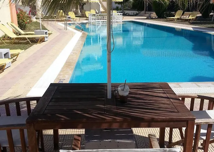 Aparthotel Maroula