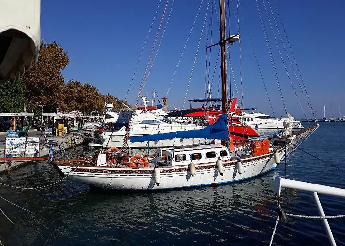 Aparthotel Maroula 4*