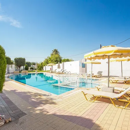Maroula Aparthotel