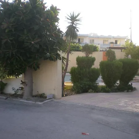 Appart hôtel Maroula 4*