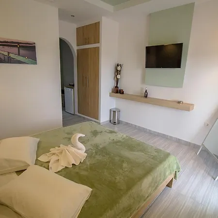 Maroula Apartmanhotel