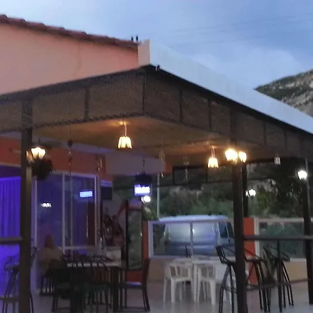 Maroula Apartmanhotel